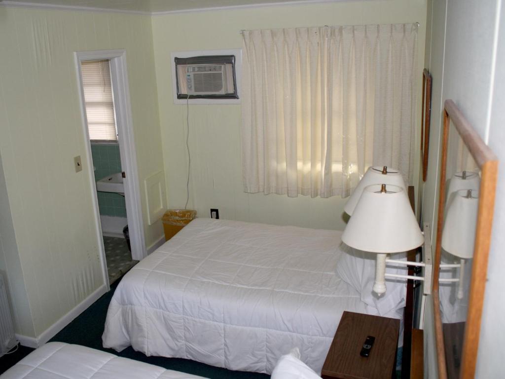 Falcon Motel Buxton Habitación foto